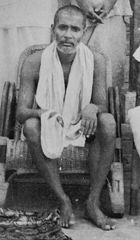 Breve biografia de Kṛṣṇadāsa Bābājī Mahārāja